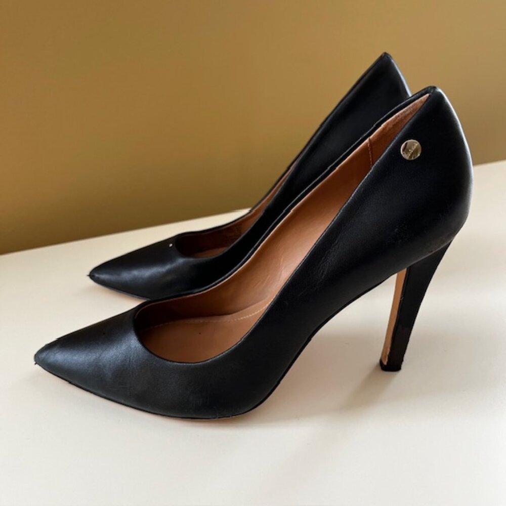 Black Calvin Klein 'Brady' Pumps - Sz 7
